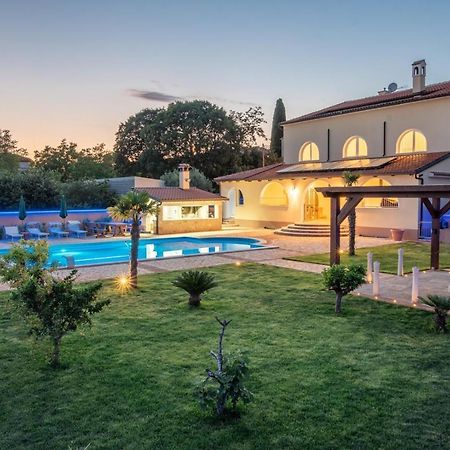 Hotel Via Flavia With Common Pool à Labinci Extérieur photo