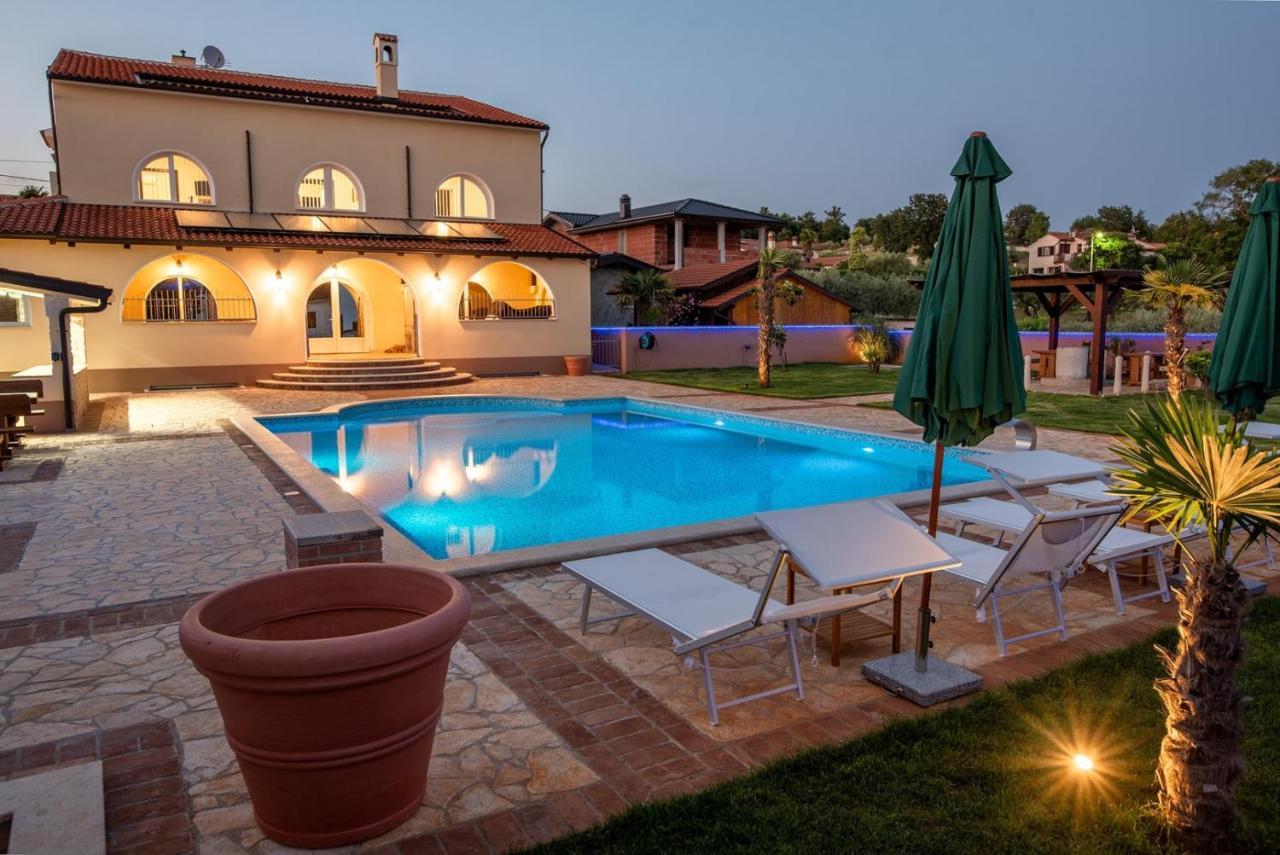 Hotel Via Flavia With Common Pool à Labinci Extérieur photo