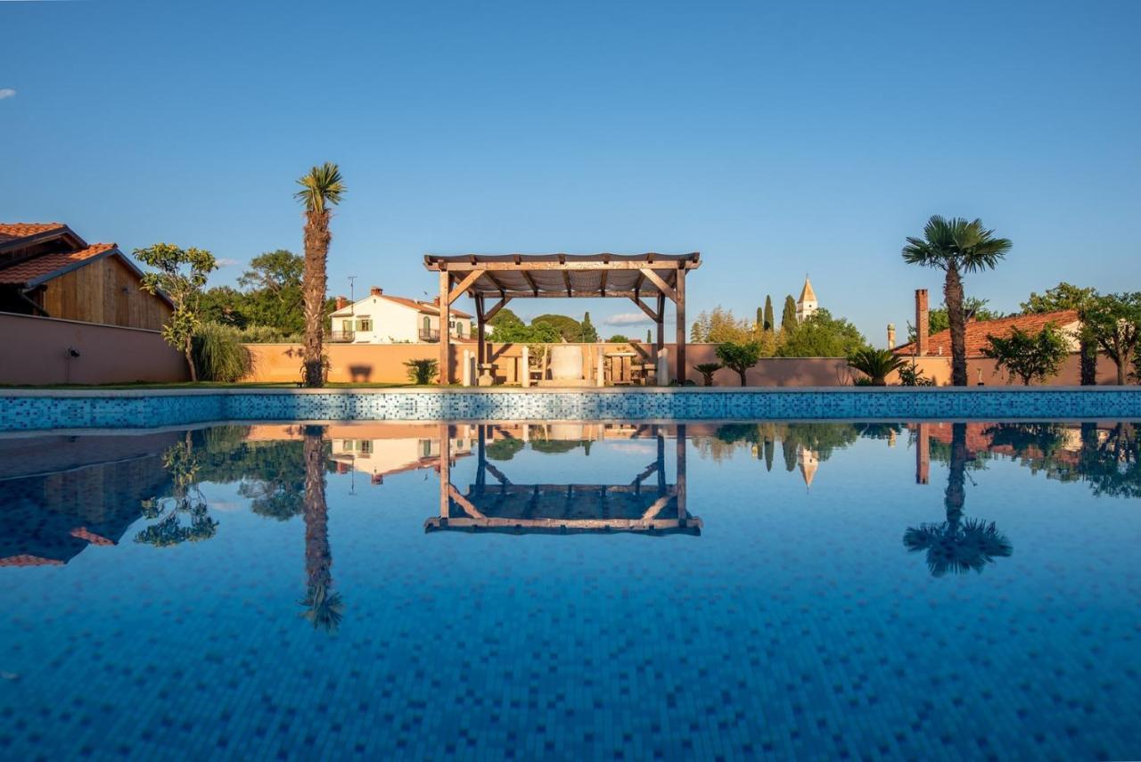 Hotel Via Flavia With Common Pool à Labinci Extérieur photo