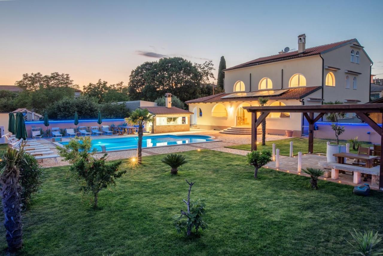Hotel Via Flavia With Common Pool à Labinci Extérieur photo