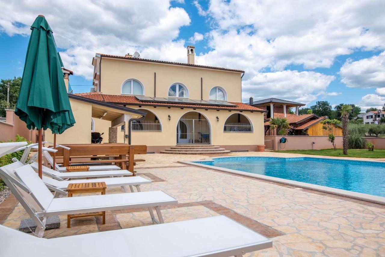 Hotel Via Flavia With Common Pool à Labinci Extérieur photo