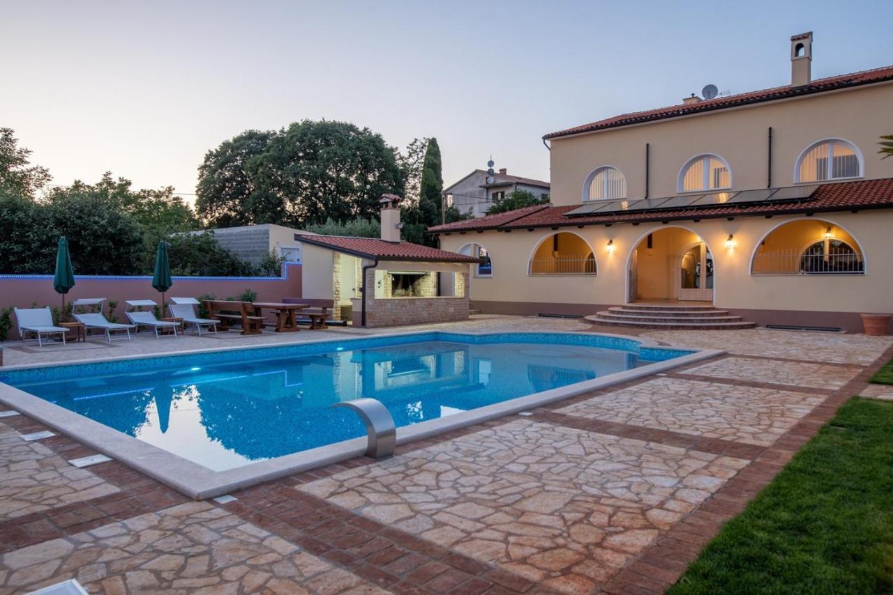 Hotel Via Flavia With Common Pool à Labinci Extérieur photo