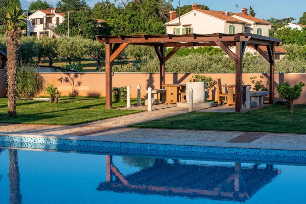 Hotel Via Flavia With Common Pool à Labinci Extérieur photo