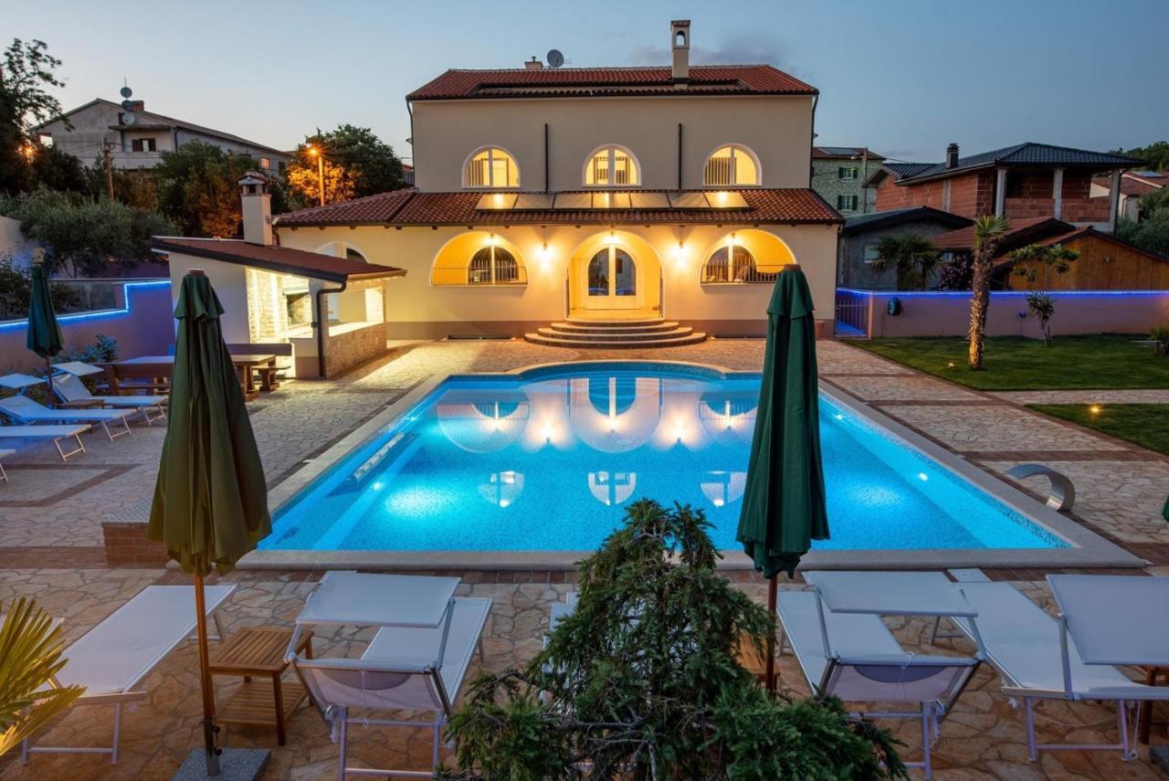 Hotel Via Flavia With Common Pool à Labinci Chambre photo