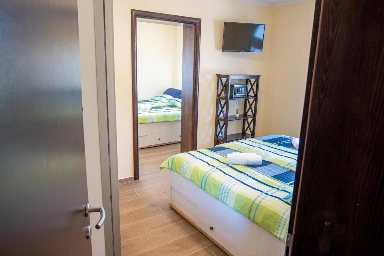 Hotel Via Flavia With Common Pool à Labinci Chambre photo